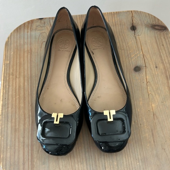 TORY BURCH Black Patent Flats - Picture 1 of 4